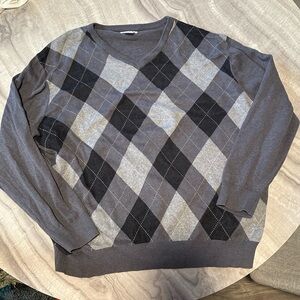 Grey and black argyle sweater
Size 2XL mens sizing